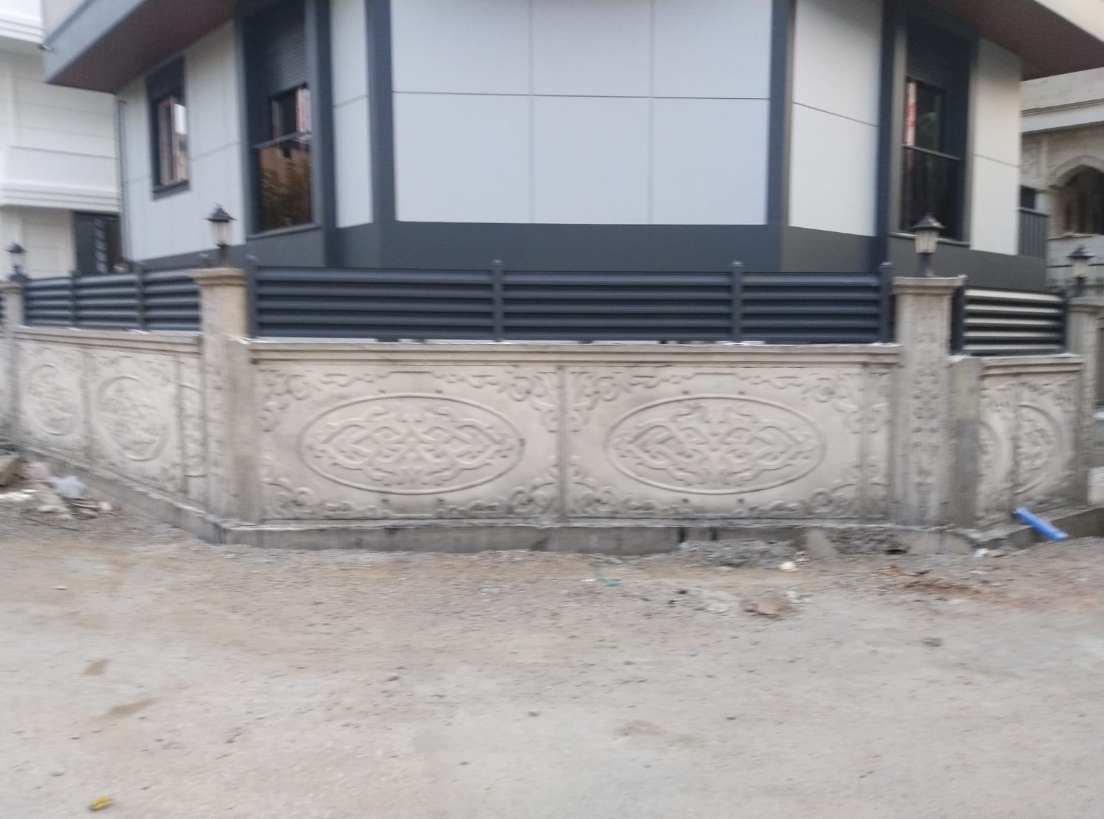 Modern Panel Çit Kurulumu